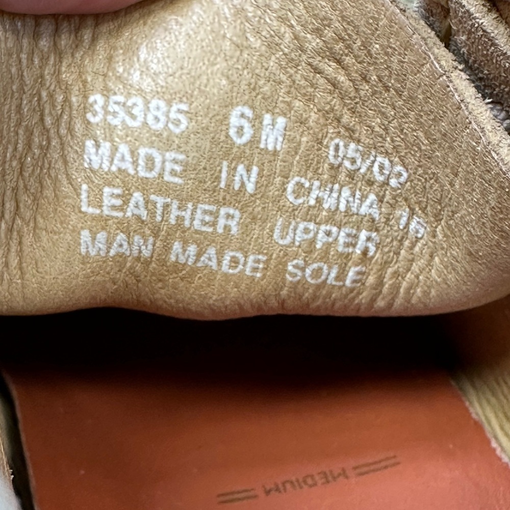 Clarks Originals Wallabee Suede Boots 🥾 - Picture 8 of 8
